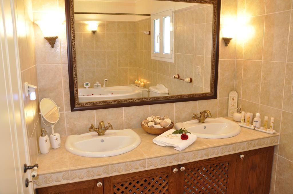 Villa Romantica Perama  Extérieur photo